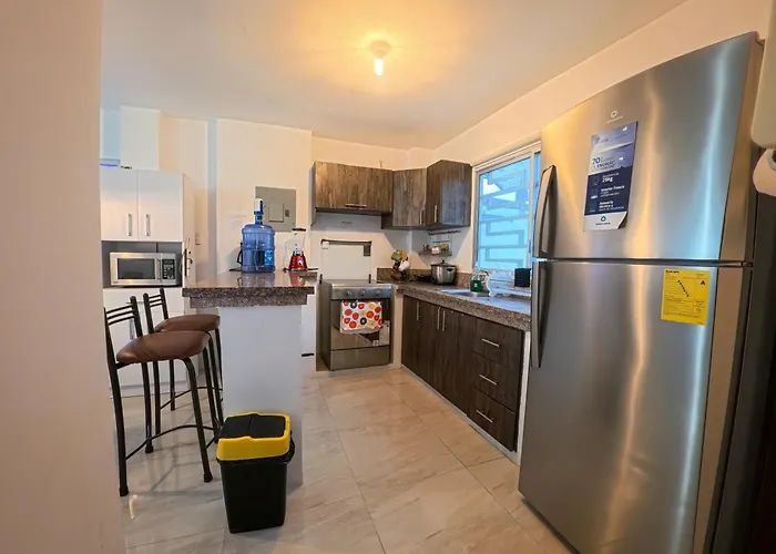 Casa Con Piscina Junto Al Mar